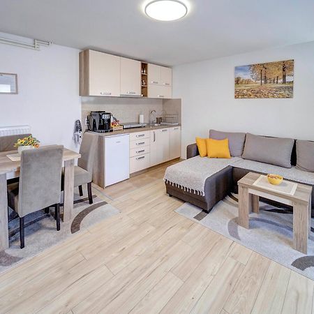 Apartman Nena Pirot Buitenkant foto