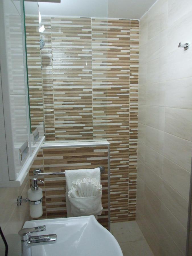 Apartman Nena Pirot Buitenkant foto