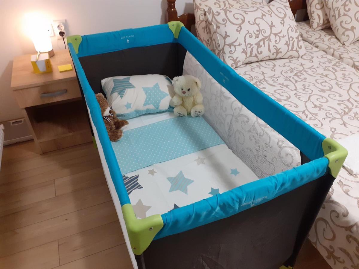Apartman Nena Pirot Buitenkant foto