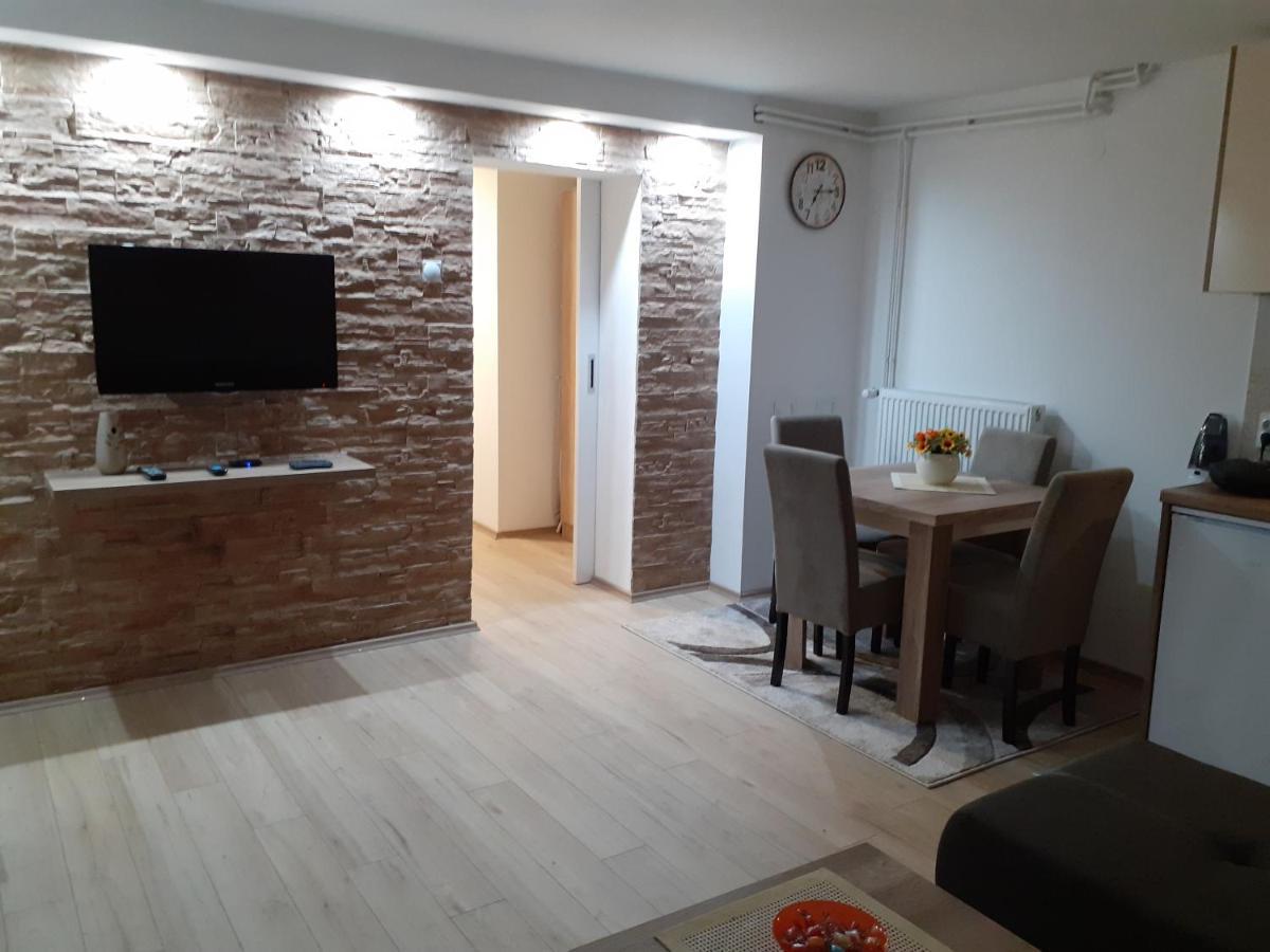 Apartman Nena Pirot Buitenkant foto