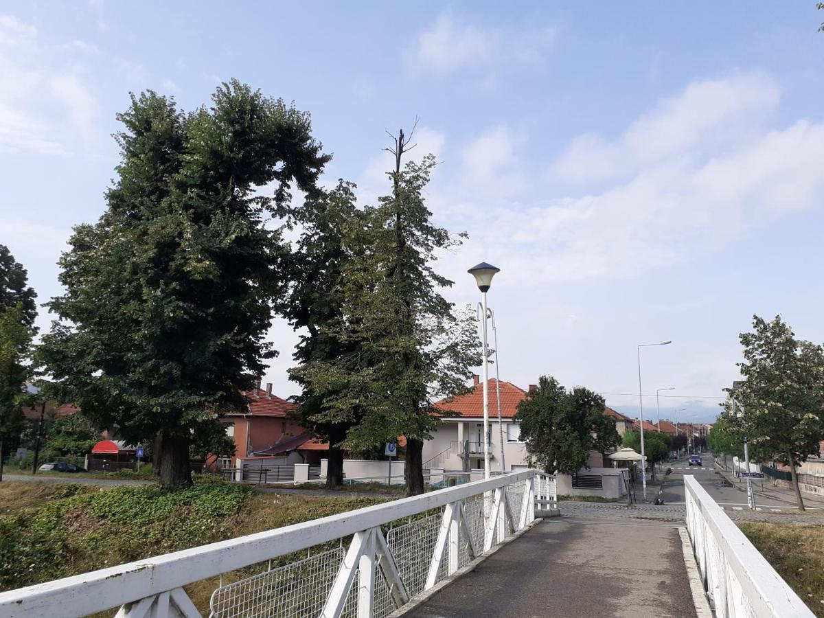 Apartman Nena Pirot Buitenkant foto