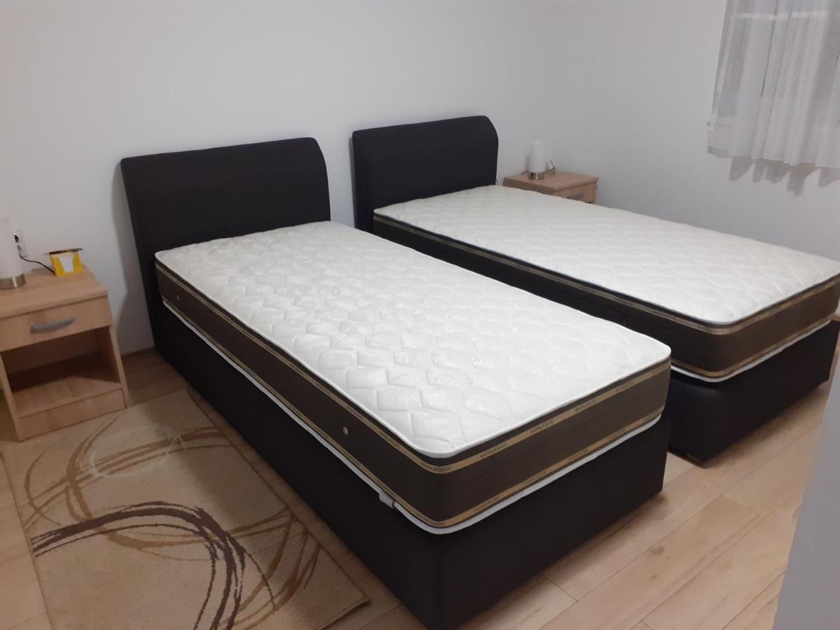 Apartman Nena Pirot Buitenkant foto