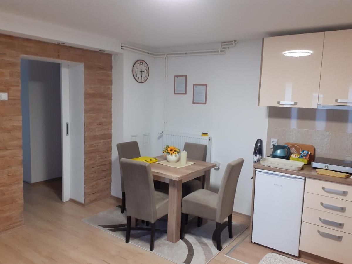 Apartman Nena Pirot Buitenkant foto