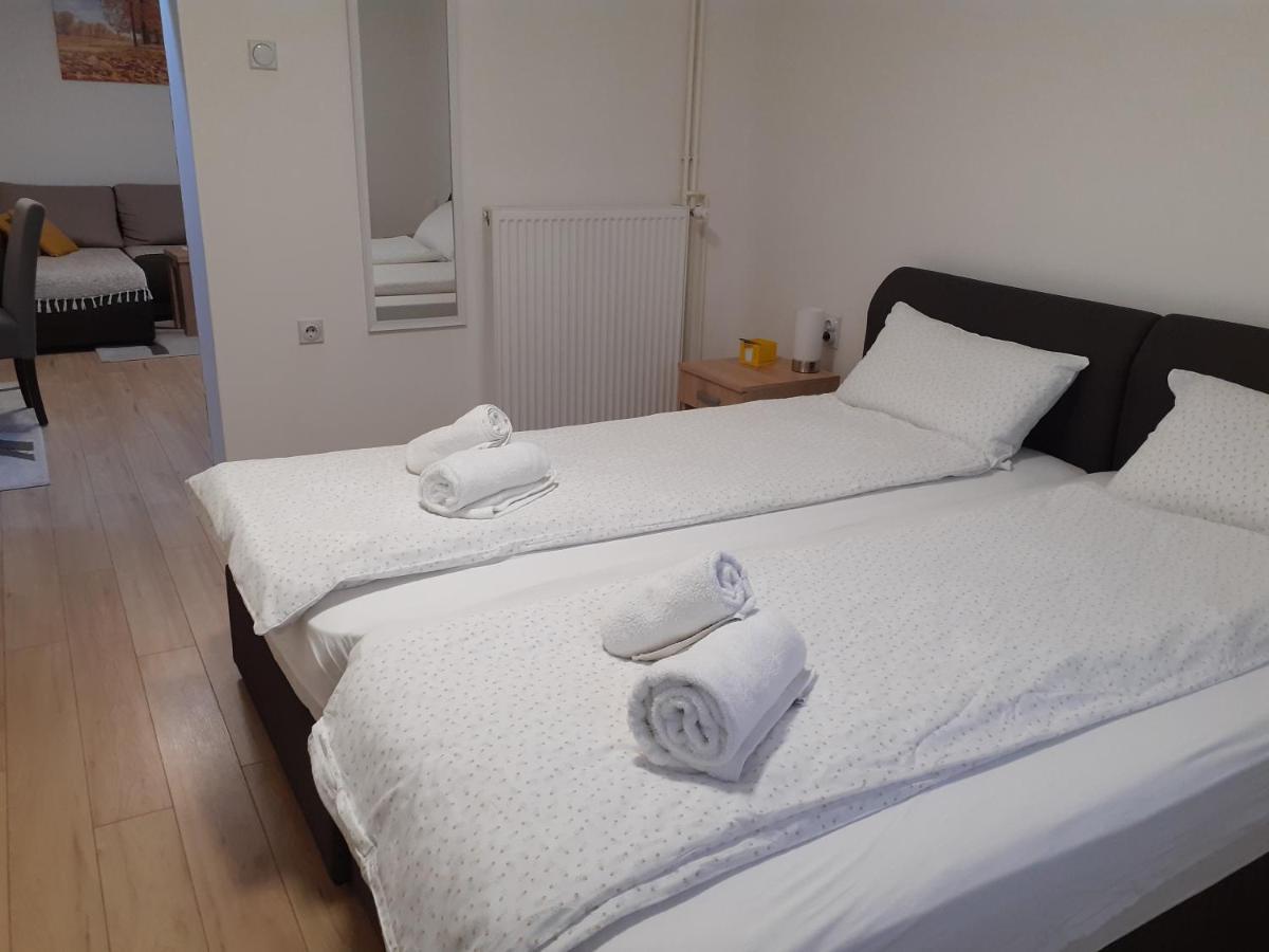 Apartman Nena Pirot Buitenkant foto