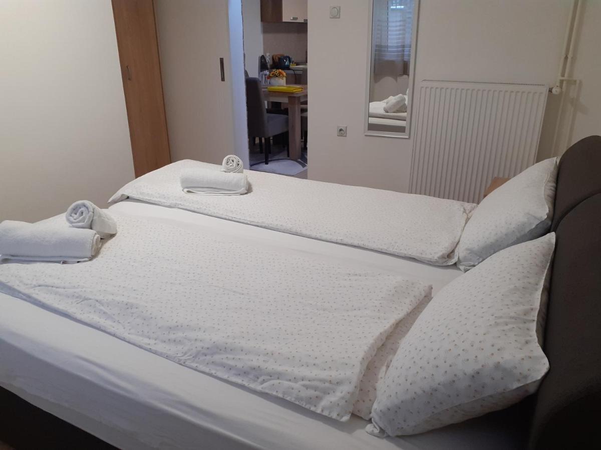 Apartman Nena Pirot Buitenkant foto